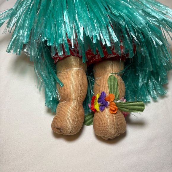 Hawaiian Collectibles Passport HuluGirl 1999 Hoku LimitedEdition Embroidered NEW - Picture 7 of 12